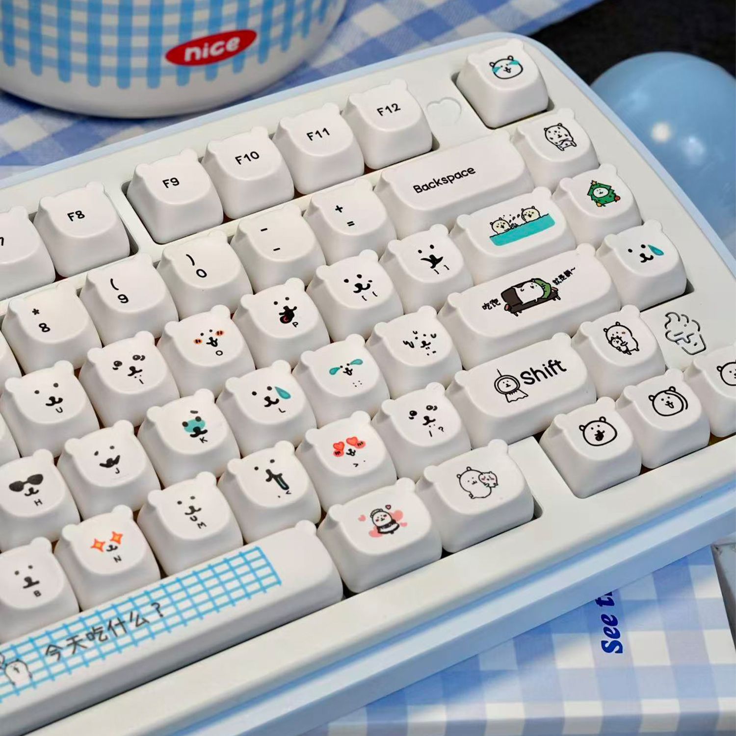 أغطية مفاتيح PBT بتصميم دب كرت - مراجعة Gaming Keyboard Ergo وسعره